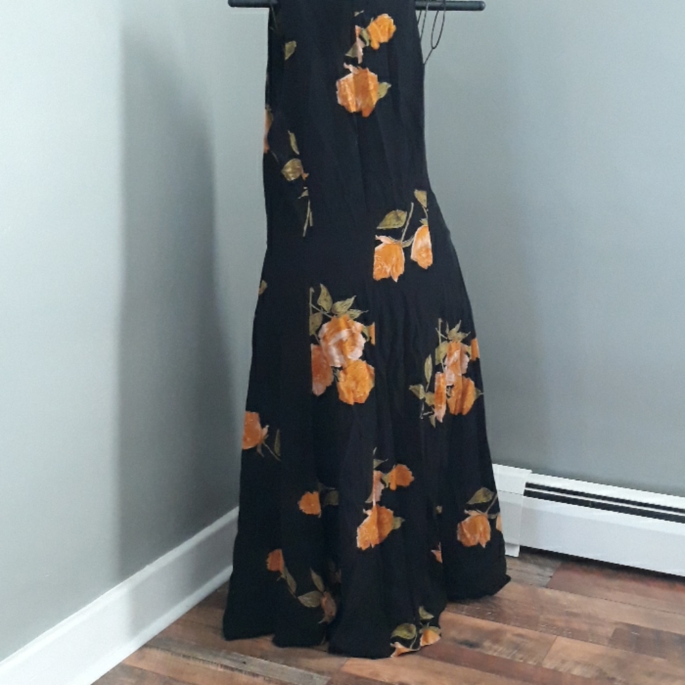 Dress - Picture 3 of 4